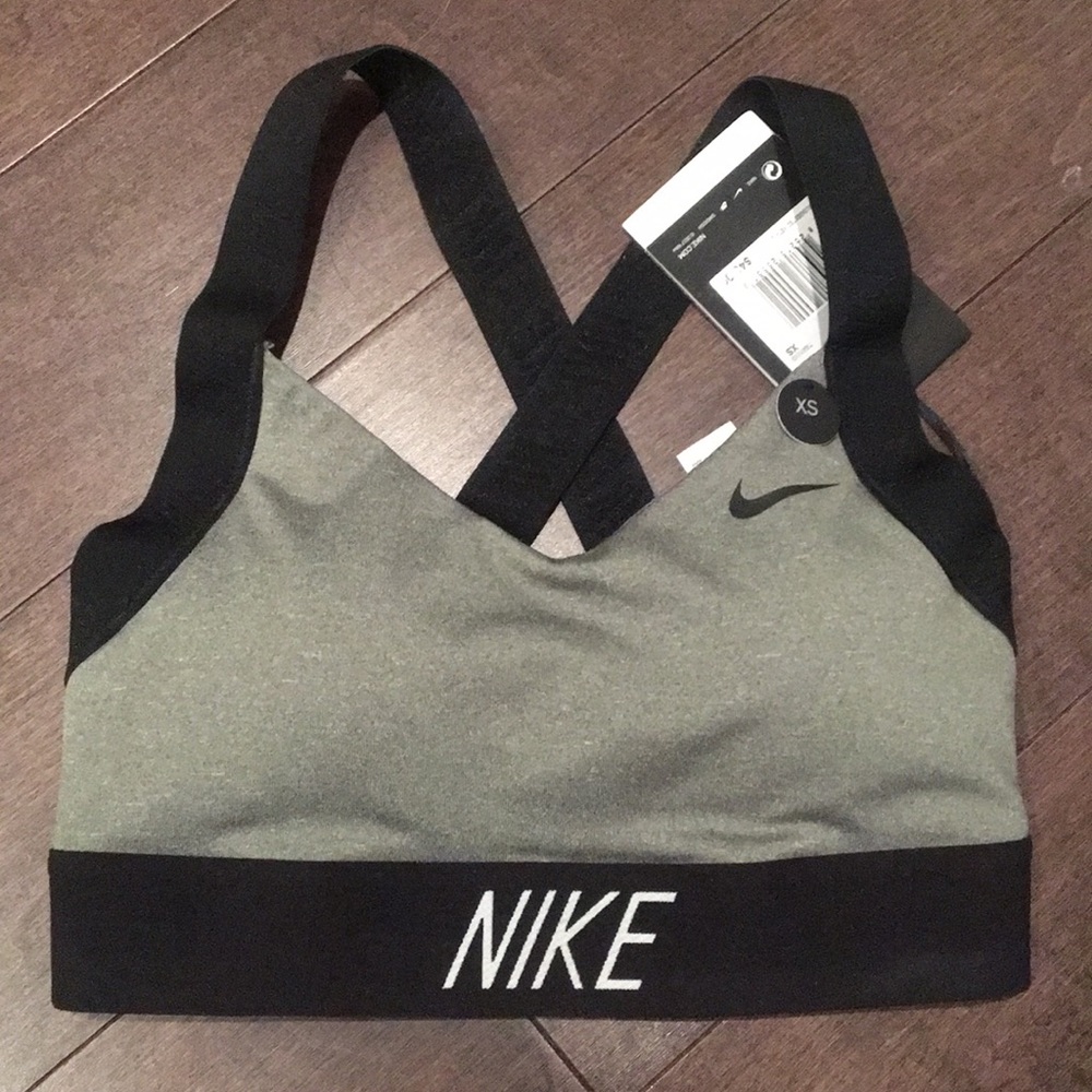 NWT nike sport bra